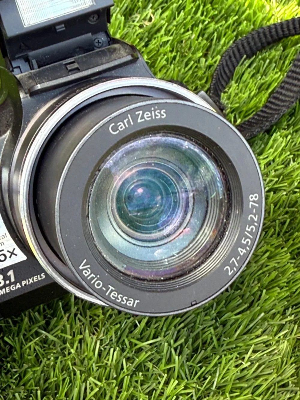 Sony Black Bridge Camera with Carl Zeiss Lens and Branded Strap